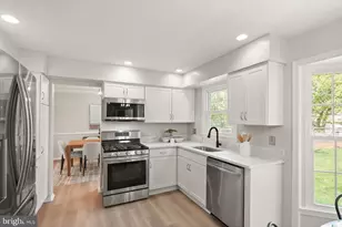 2592 John Milton Dr, Herndon, VA 20171 - Photo 19