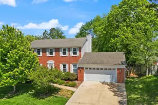 2592 John Milton Dr, Herndon, VA 20171 - Photo 3