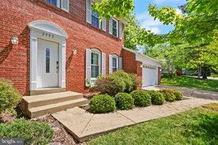 2592 John Milton Dr, Herndon, VA 20171 - Photo 5