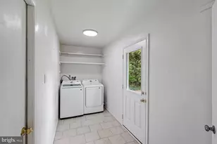 4136 Meadow Hill Ln, Fairfax, VA 22033 - Photo 31