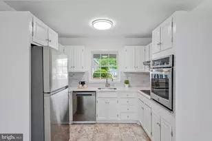4136 Meadow Hill Ln, Fairfax, VA 22033 - Photo 7