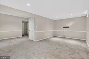 6739 Rockledge Pl, Centreville, VA 20121 - Photo 17