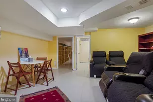 5135 Summit Dr, Fairfax, VA 22030 - Photo 39