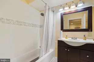 5135 Summit Dr, Fairfax, VA 22030 - Photo 41