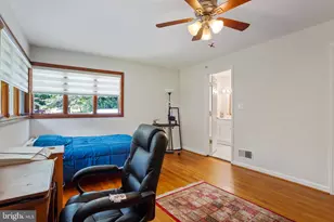 5135 Summit Dr, Fairfax, VA 22030 - Photo 19