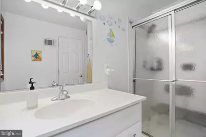 5135 Summit Drive, Fairfax, VA 22030 - Photo 17