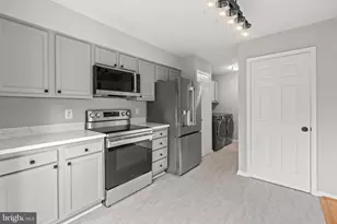 8405 Hollis Ln, Vienna, VA 22182 - Photo 15