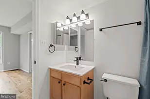 8405 Hollis Ln, Vienna, VA 22182 - Photo 23