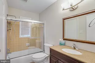11010 Byrd Dr, Fairfax, VA 22030 - Photo 17