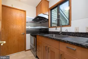 513 Springvale Rd, Great Falls, VA 22066 - Photo 11