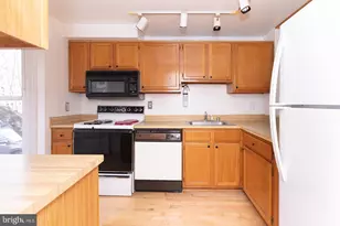 1703 Whisperhill Dr, Reston, VA 20194 - Photo 9