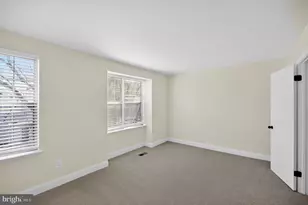 5866 Bridgetown Ct, Burke, VA 22015 - Photo 17