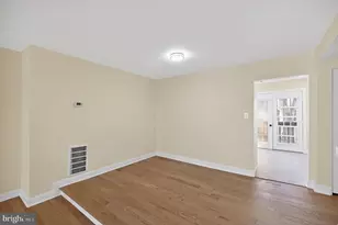 5866 Bridgetown Ct, Burke, VA 22015 - Photo 7