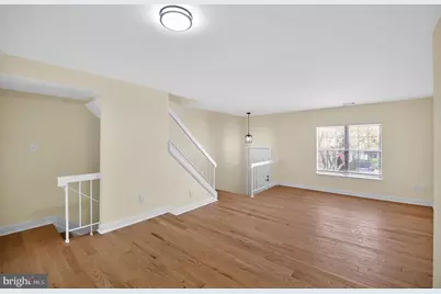 5866 Bridgetown Ct, Burke, VA 22015 - Photo 9