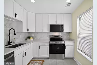 5866 Bridgetown Ct, Burke, VA 22015 - Photo 11