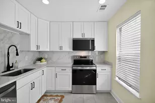 5866 Bridgetown Ct, Burke, VA 22015 - Photo 11