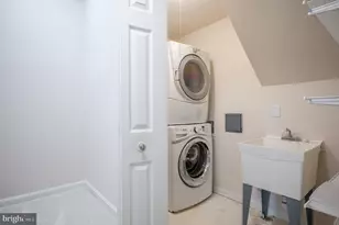 9433 William Kirk Ln, Burke, VA 22015 - Photo 45