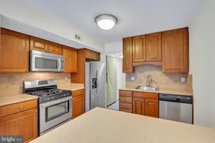 2044 Royal Fern Ct, Reston, VA 20191 - Photo 19