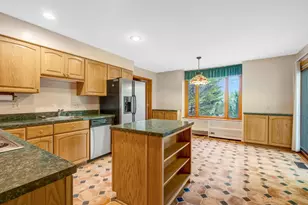 10910 Miller Rd, Oakton, VA 22124 - Photo 15