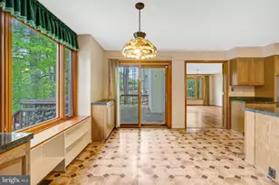 10910 Miller Rd, Oakton, VA 22124 - Photo 11
