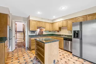 10910 Miller Rd, Oakton, VA 22124 - Photo 13