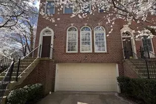 2792 Thaxton Ln, Oakton, VA 22124 - Photo 3