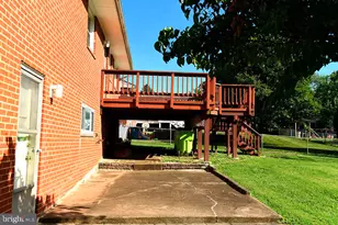 5232 Oldcastle Ln, Springfield, VA 22151 - Photo 3