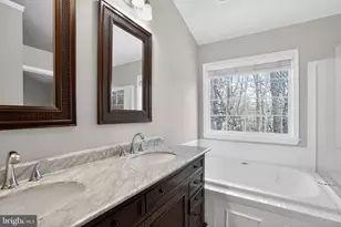 3102 Sutherland Hill Ct, Fairfax, VA 22031 - Photo 21