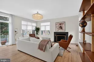 2028 Beacon Pl, Reston, VA 20191 - Photo 9