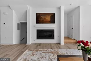 4991 Longmire Wy, Chantilly, VA 20151 - Photo 3