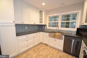 5200 Kings Park Dr, Springfield, VA 22151 - Photo 7