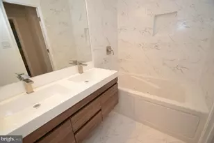 5200 Kings Park Dr, Springfield, VA 22151 - Photo 13