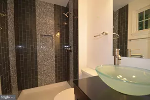 5200 Kings Park Dr, Springfield, VA 22151 - Photo 11