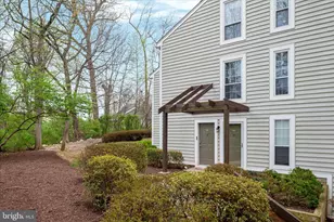 10198 Oakton Terrace Rd, Oakton, VA 22124 - Photo 3