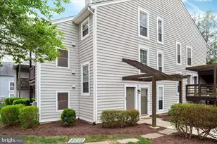 10198 Oakton Terrace Rd, Oakton, VA 22124 - Photo 1