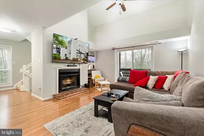 10198 Oakton Terrace Road, Oakton, VA 22124 - Photo 1