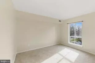 2316 Freetown Ct, Reston, VA 20191 - Photo 5