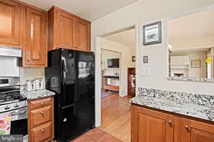 909 Plum St SW, Vienna, VA 22180 - Photo 11