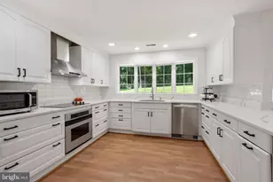 10418 Adel Rd, Oakton, VA 22124 - Photo 3