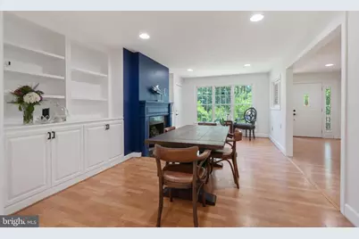 10418 Adel Road, Oakton, VA 22124 - Photo 9