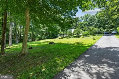 10418 Adel Road, Oakton, VA 22124 - Photo 49