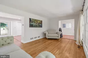 10418 Adel Rd, Oakton, VA 22124 - Photo 15