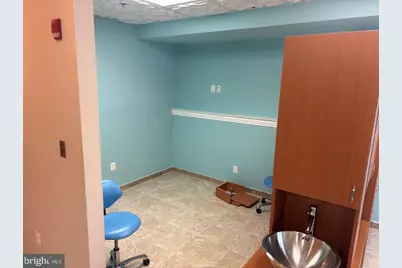 7115 Leesburg Pike #216, Falls Church, VA 22043 - Photo 5