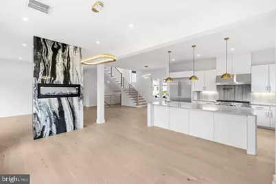 719 Meadow Lane SW, Vienna, VA 22180 - Photo 5