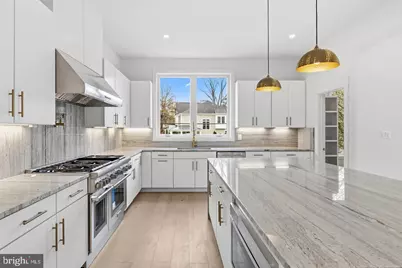 719 Meadow Lane SW, Vienna, VA 22180 - Photo 15