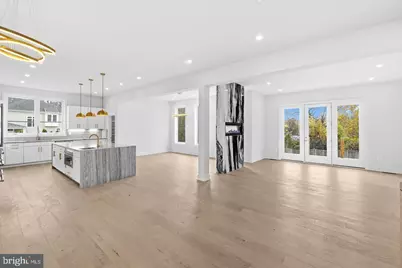 719 Meadow Lane SW, Vienna, VA 22180 - Photo 3