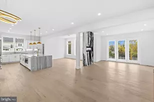 719 Meadow Ln SW, Vienna, VA 22180 - Photo 3