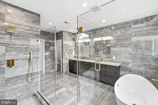 719 Meadow Ln SW, Vienna, VA 22180 - Photo 23