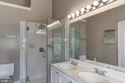 12011 Edgemere Circle, Reston, VA 20190 - Photo 17