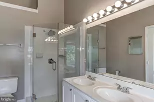 12011 Edgemere Cir, Reston, VA 20190 - Photo 17